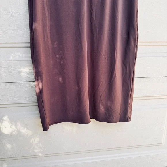 Elegant V-Neck Sheath Dress - Picture 3 of 7